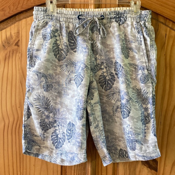 Tommy Bahama Other - Men's Tommy Bahama blue gray leaf linen blend elastic waist chino shorts size M